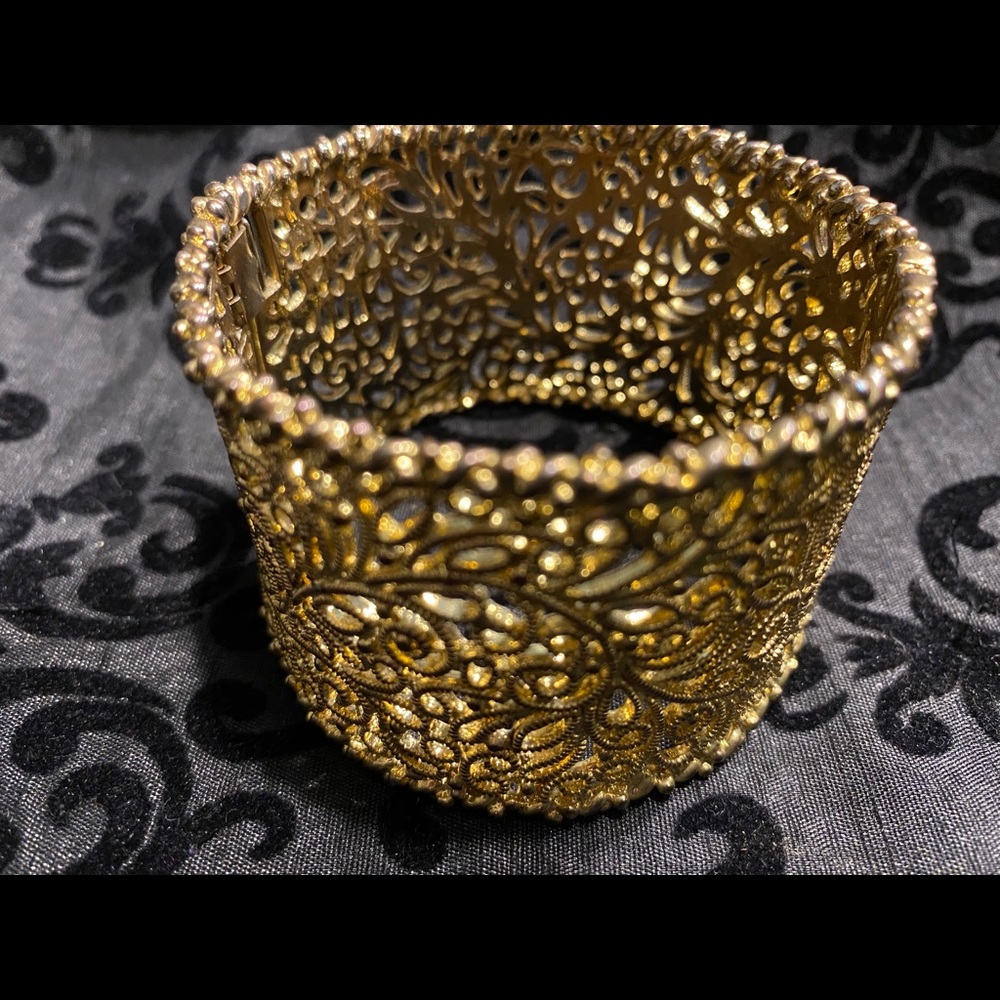 Gold bracelet